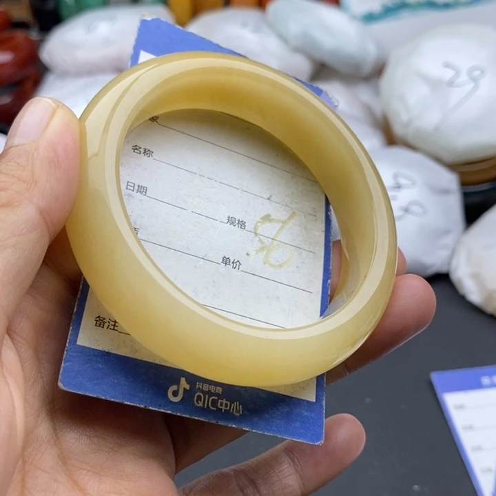 石英质玉未镶嵌手镯