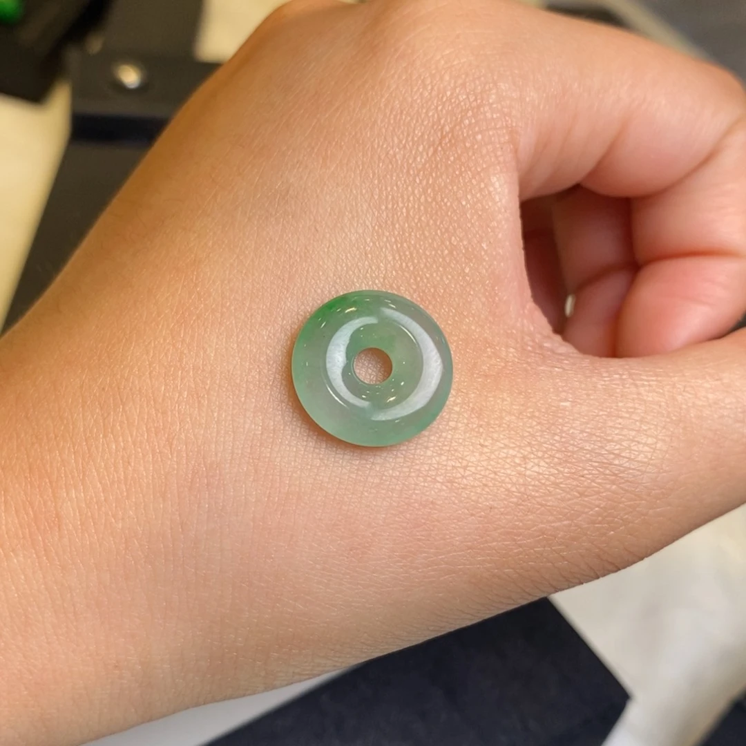 翡翠颈饰未镶嵌裸石甜甜圈