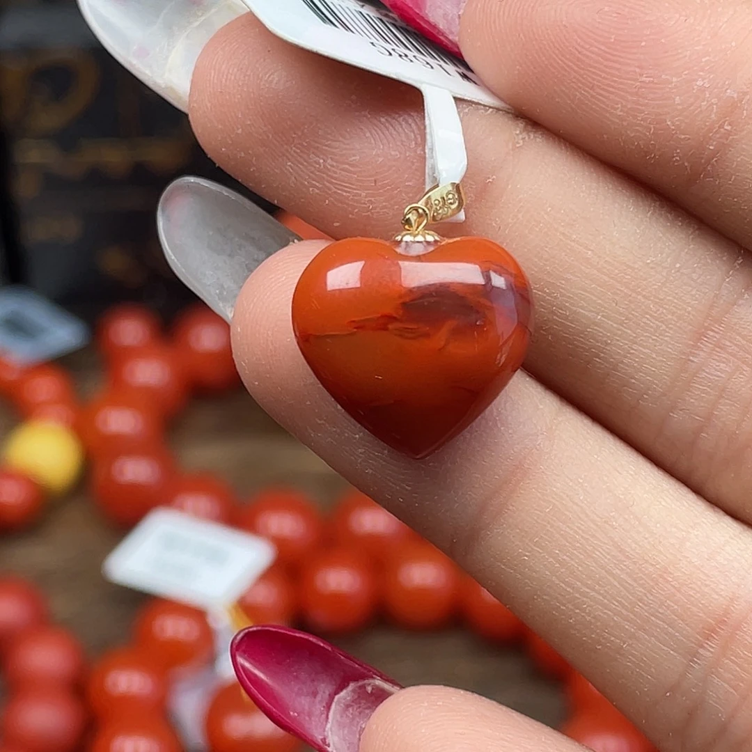 南红玛瑙18K金镶嵌吊坠(不含链)传承级 瓦西柿子红俏色爱心吊坠