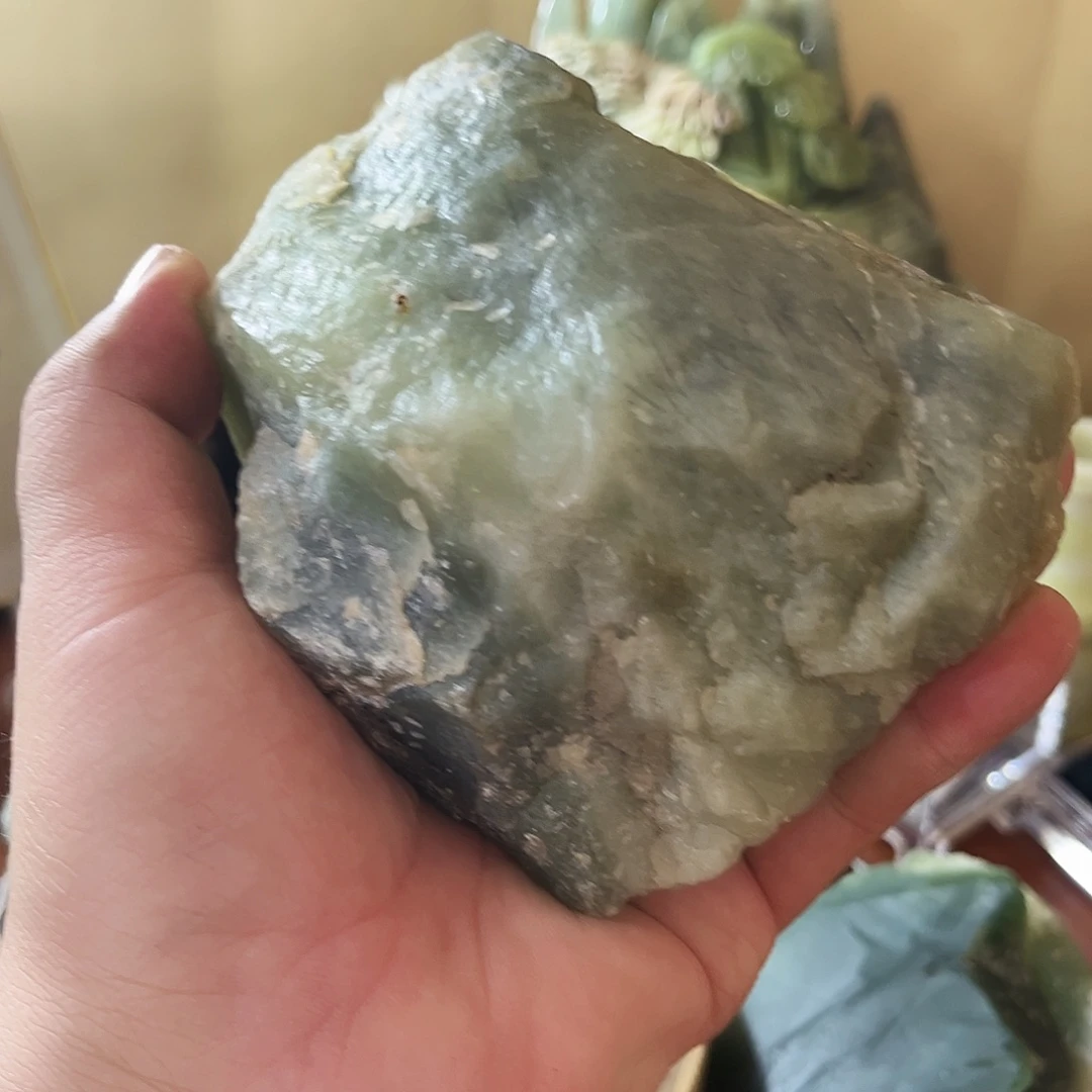 未镶嵌蛇纹石玉珠宝奇石