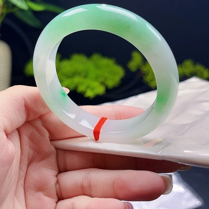 翡翠未镶嵌手镯52