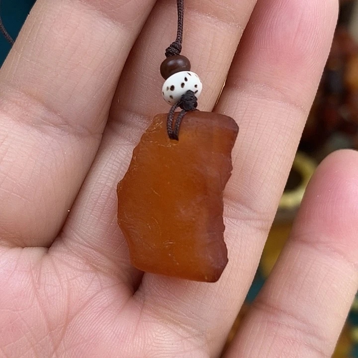 蜜蜡未镶嵌颈饰手机坠