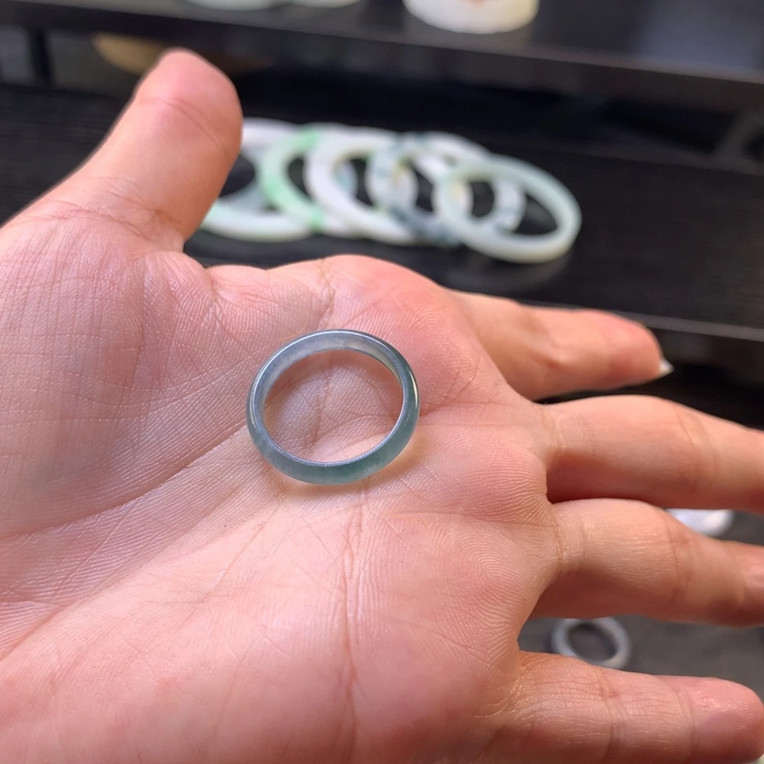 翡翠戒指未镶嵌路**雕