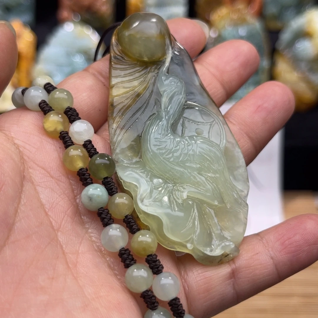 蛇纹石玉未镶嵌颈饰