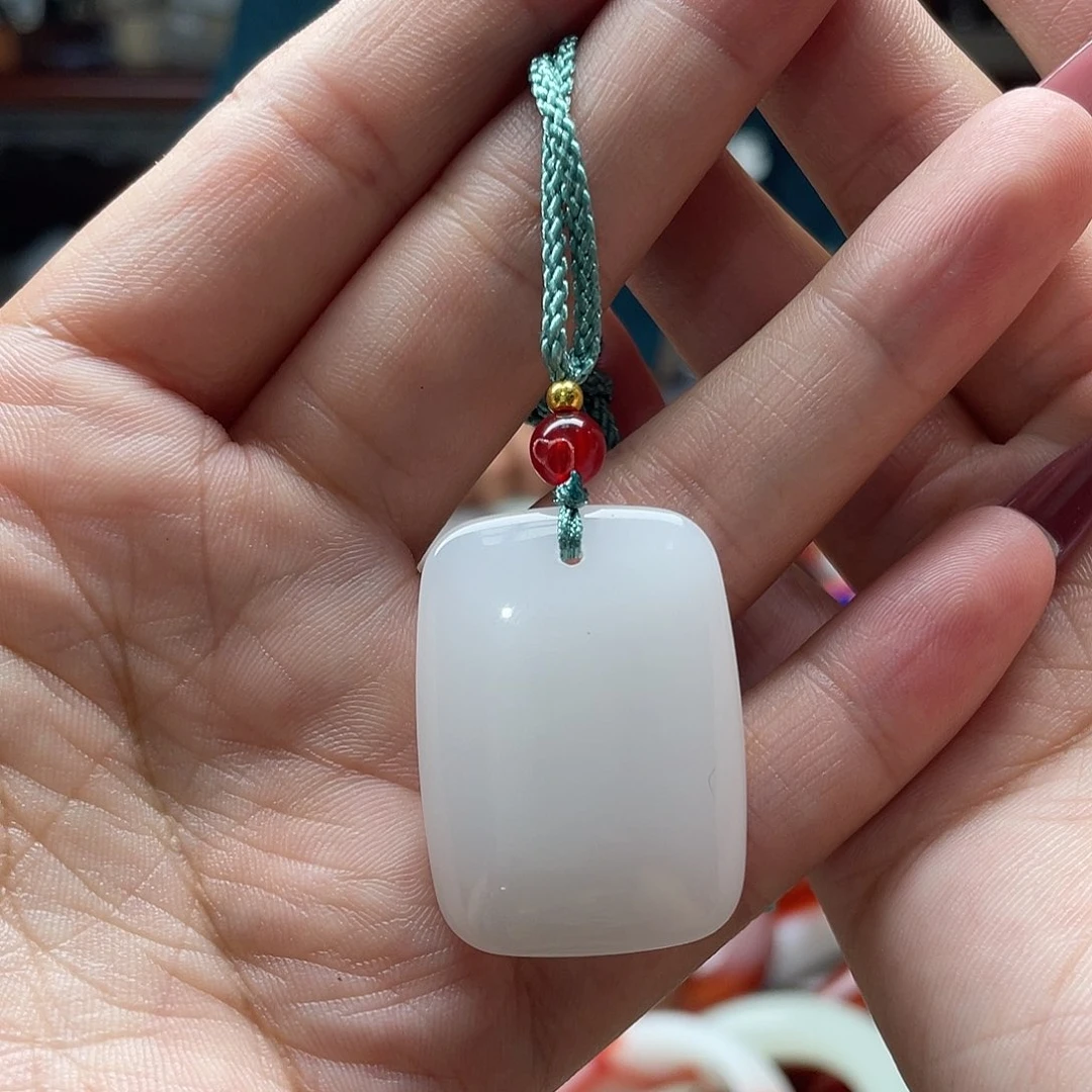 沉***金和田玉未镶嵌颈饰