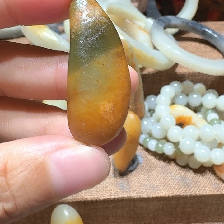 未镶嵌手链和田玉（糖玉）