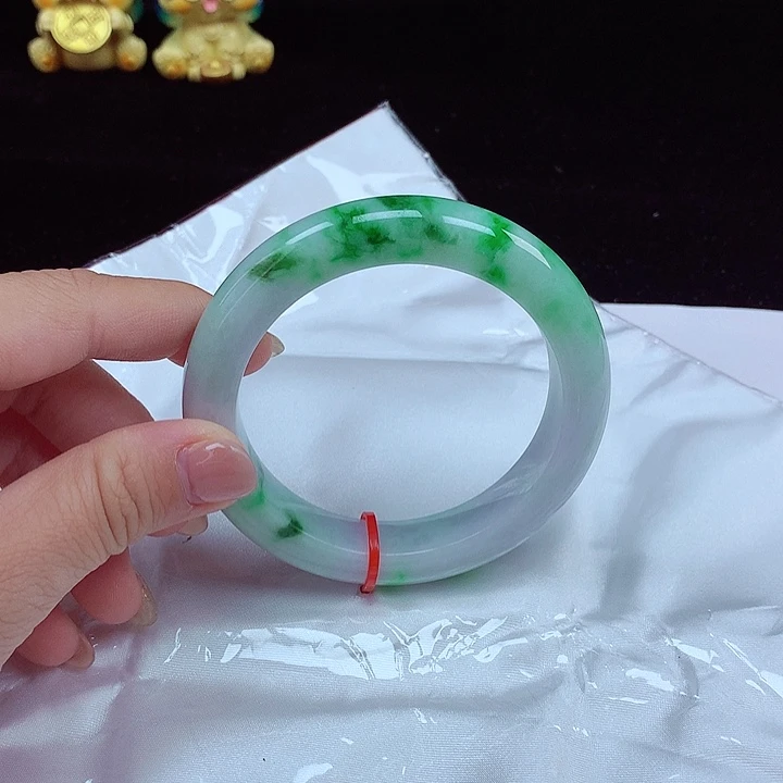 翡翠手镯未镶嵌圈口58