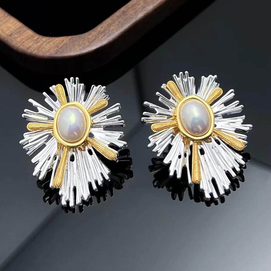 铜合金耳饰 金色太阳花珠珠耳环女复古港风气质耳钉夸张耳饰r632