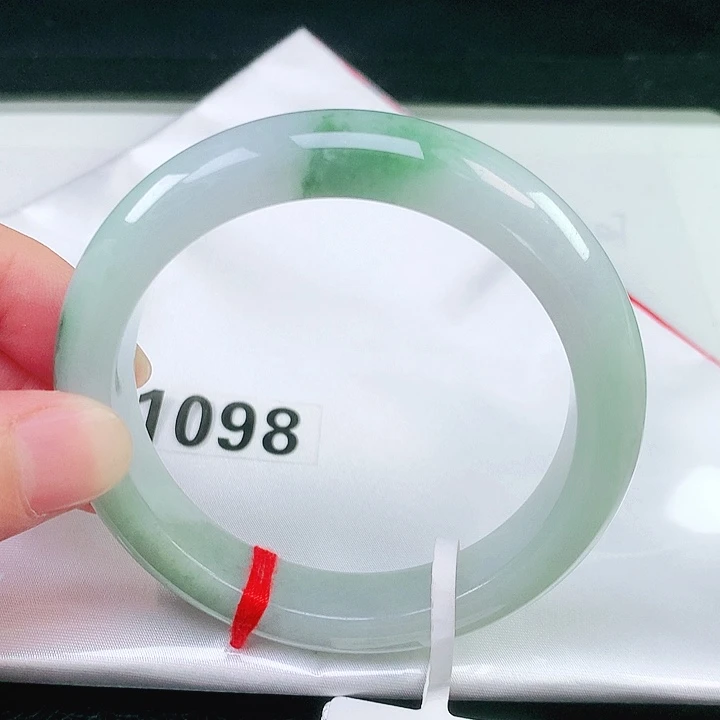 翡翠未镶嵌手镯1098