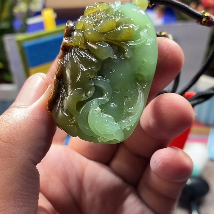 颈饰未镶嵌和田玉（糖玉）