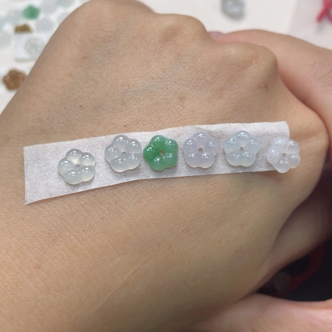 笑***香翡翠未镶嵌手绳7999999999