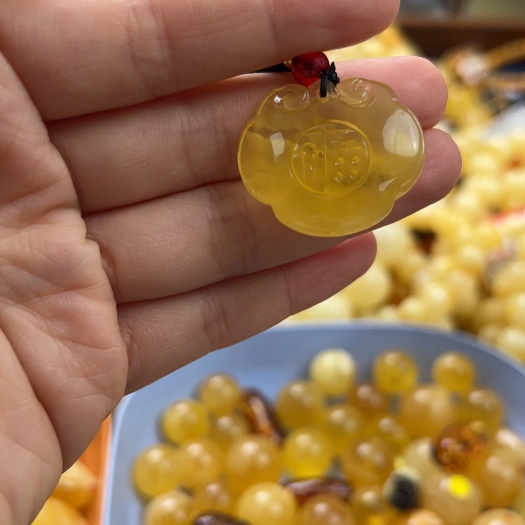 未镶嵌琥珀珠宝奇石