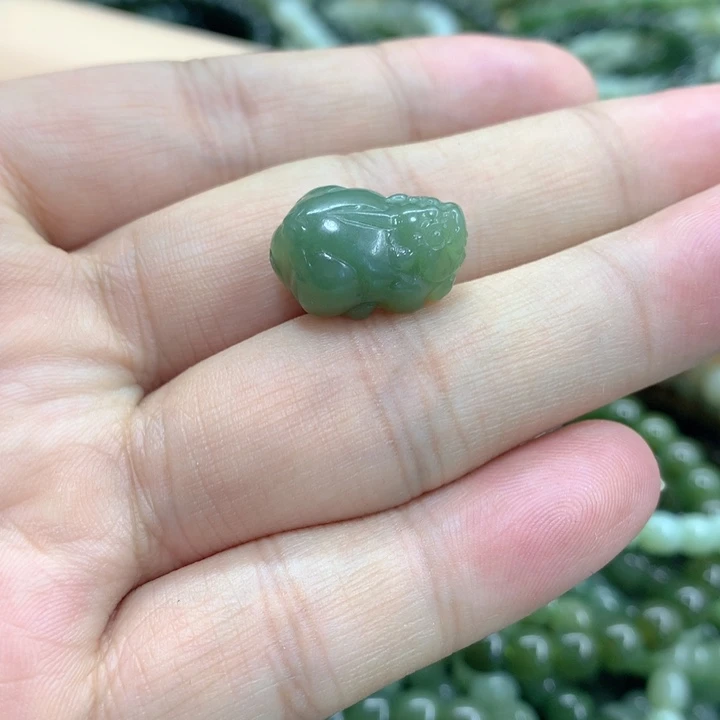 坦***然和田玉未镶嵌珠宝奇石