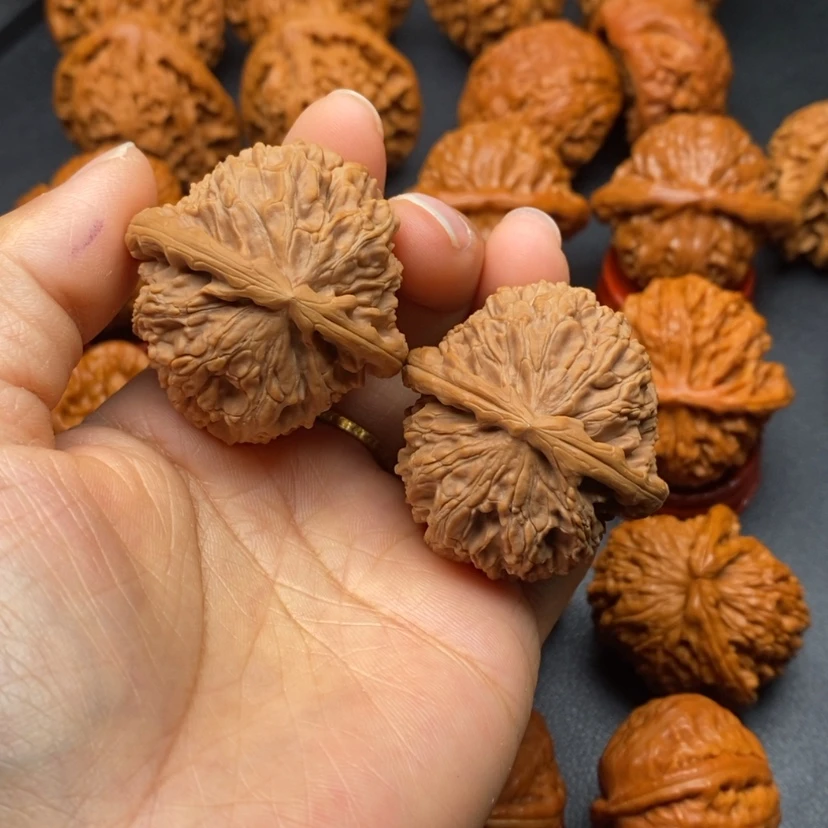 【闪购商品】文玩核桃把件39白狮子