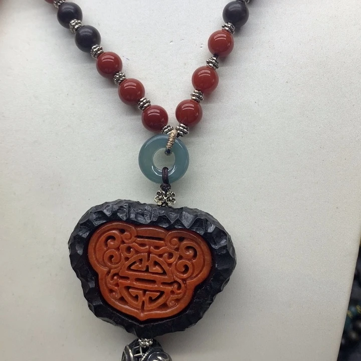 颈饰未镶嵌翡翠吊坠