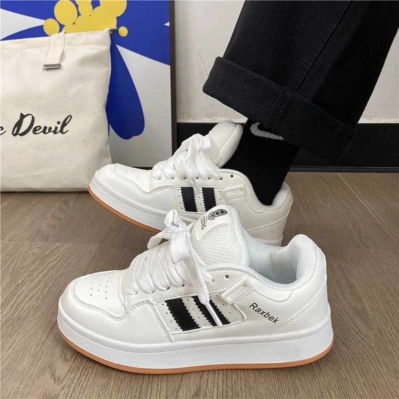 小白鞋男港风小众学生面包鞋ins复古情侣百搭板鞋透气休闲运动鞋