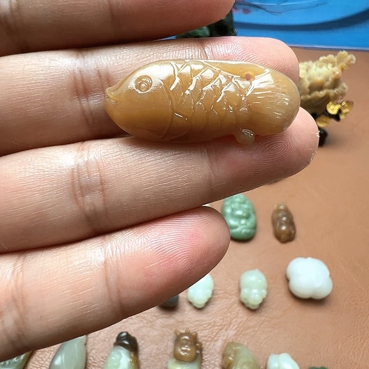 未镶嵌和田玉（糖玉）珠宝半成品