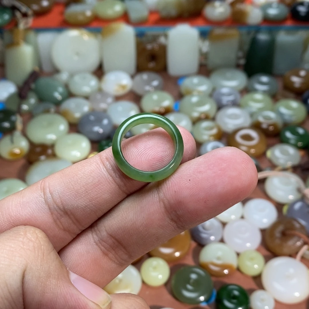 和田玉未镶嵌吊坠(不含链)