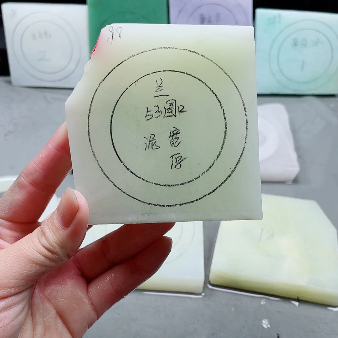 兰***独山玉未镶嵌手镯定制