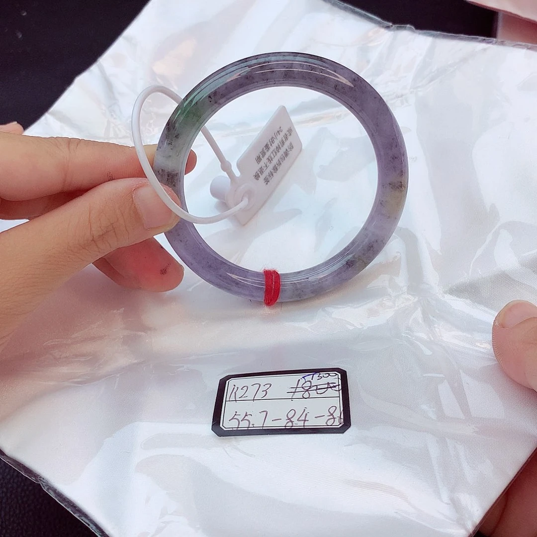 翡翠手镯未镶嵌翡翠