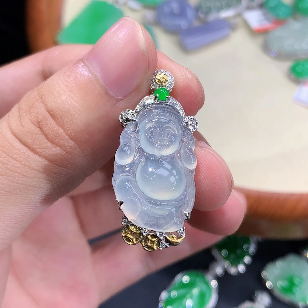 翡翠18K金镶嵌颈饰