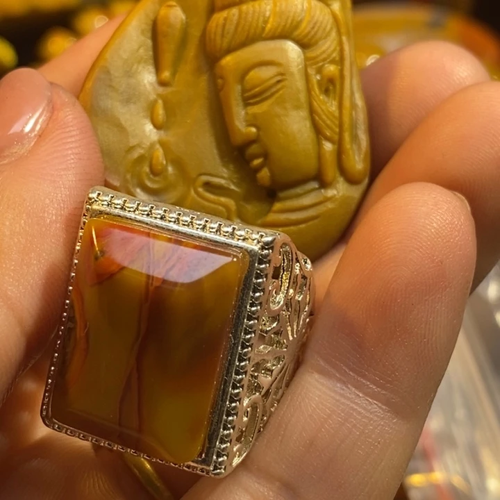 合金颈饰玛瑙/玉髓曹**俗
