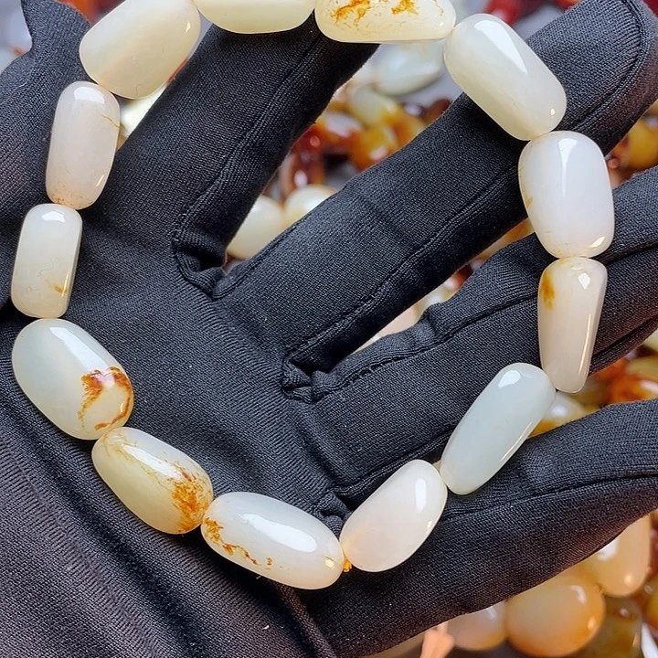 赵***师和田玉未镶嵌手链