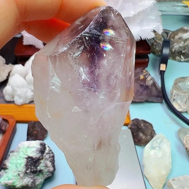 未镶嵌珠宝半成品水晶?**间