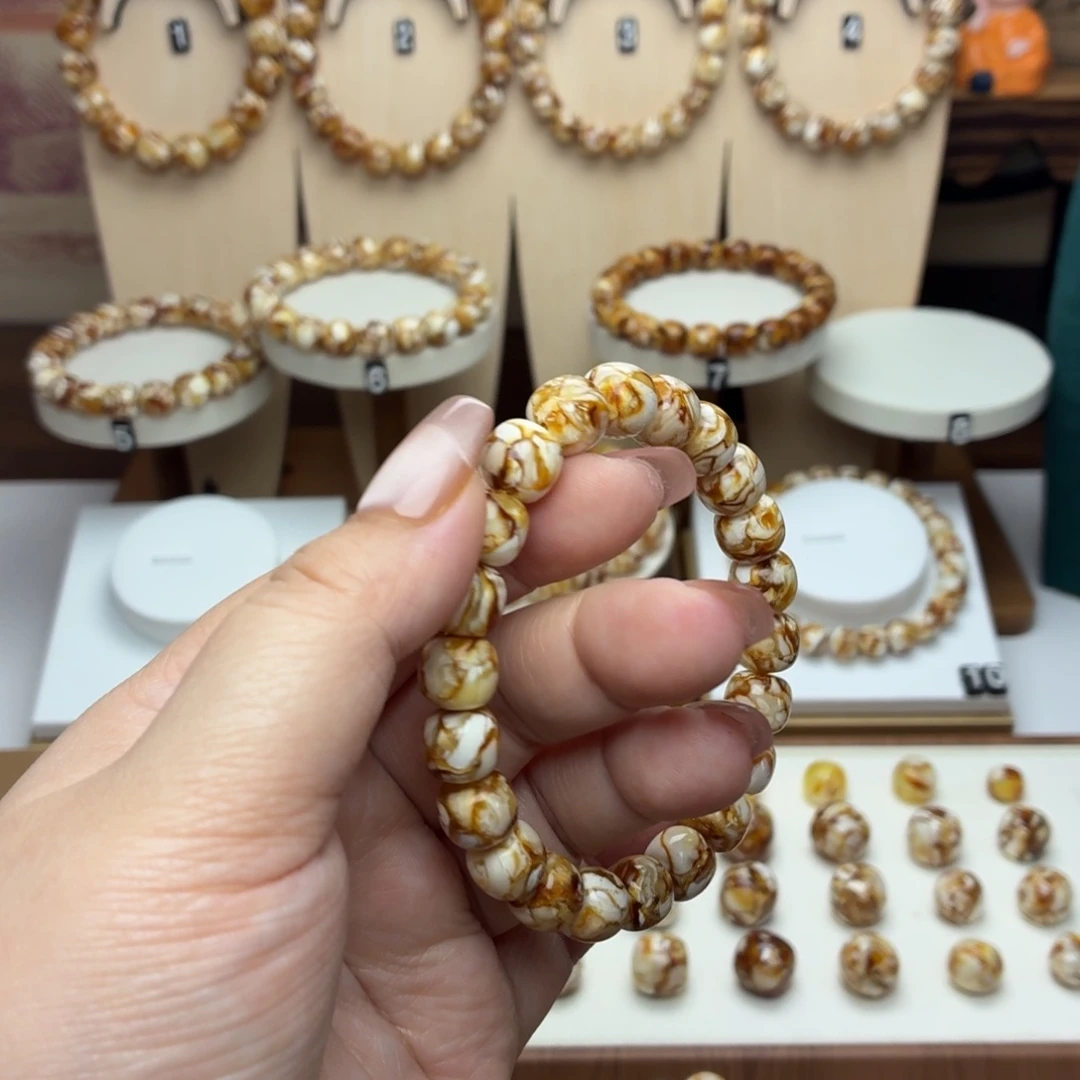 莫***作10mm沁色精工老型手串一条