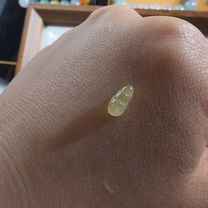 翡翠裸石翡翠裸石巨小8.2*4*2.58