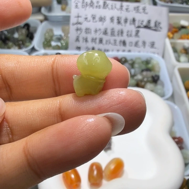 薄***星和田玉未镶嵌珠宝奇石