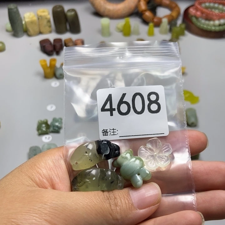 L***未镶嵌蛇纹石玉颈饰