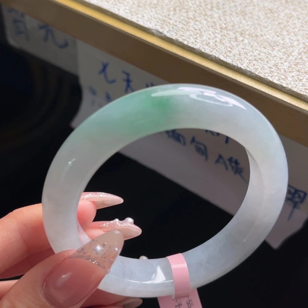 翡翠未镶嵌手镯手镯