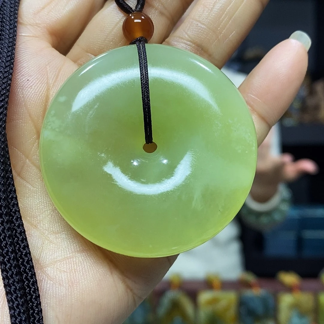 未镶嵌岫玉挂件吊坠