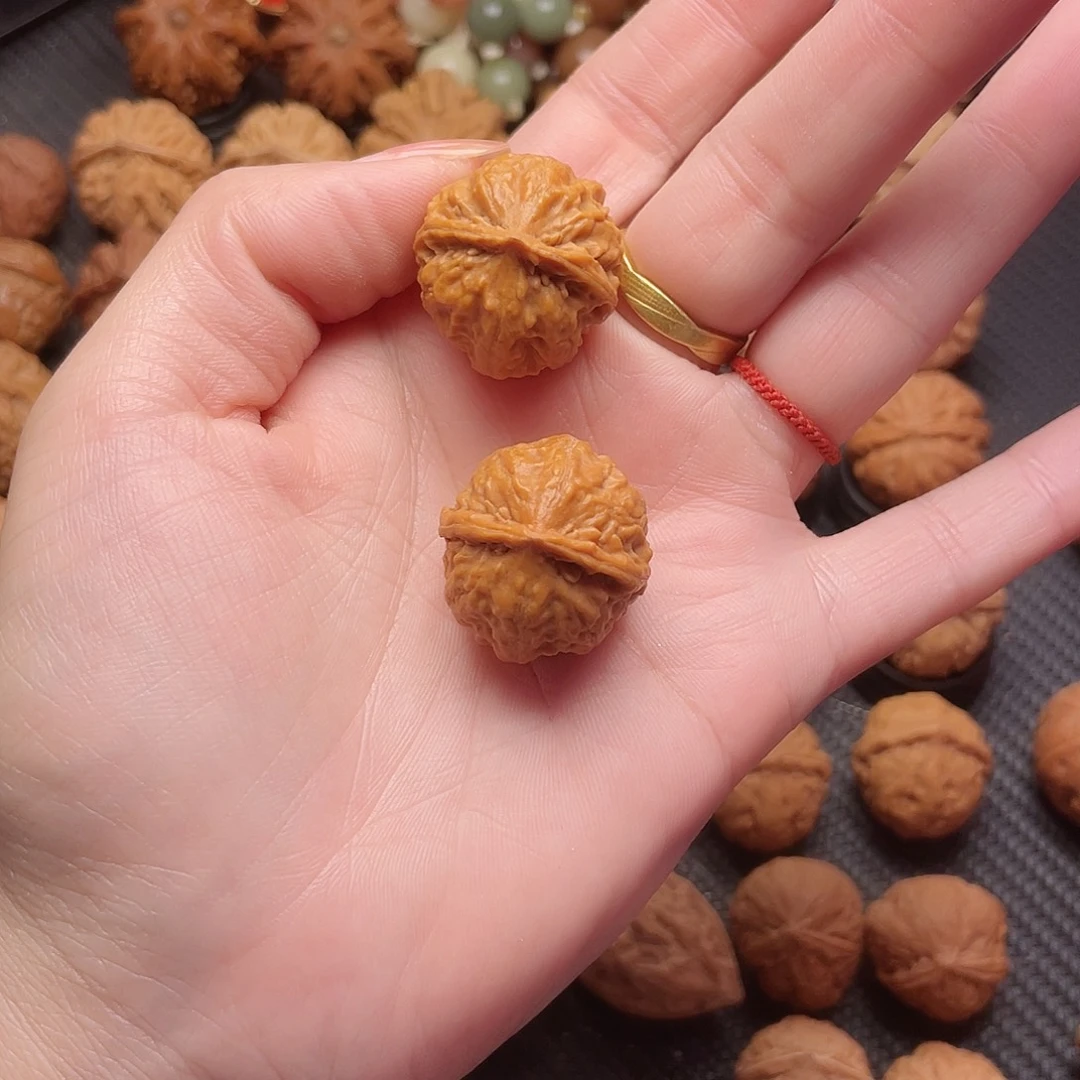 把件文玩核桃爆肉蕾丝