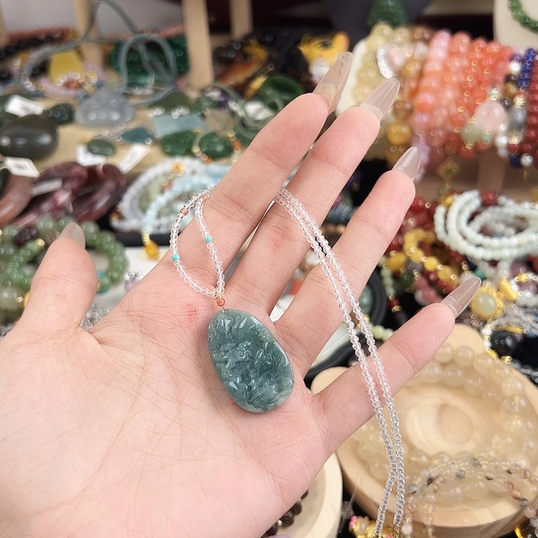 翡翠未镶嵌吊坠(赠链)荔*吖