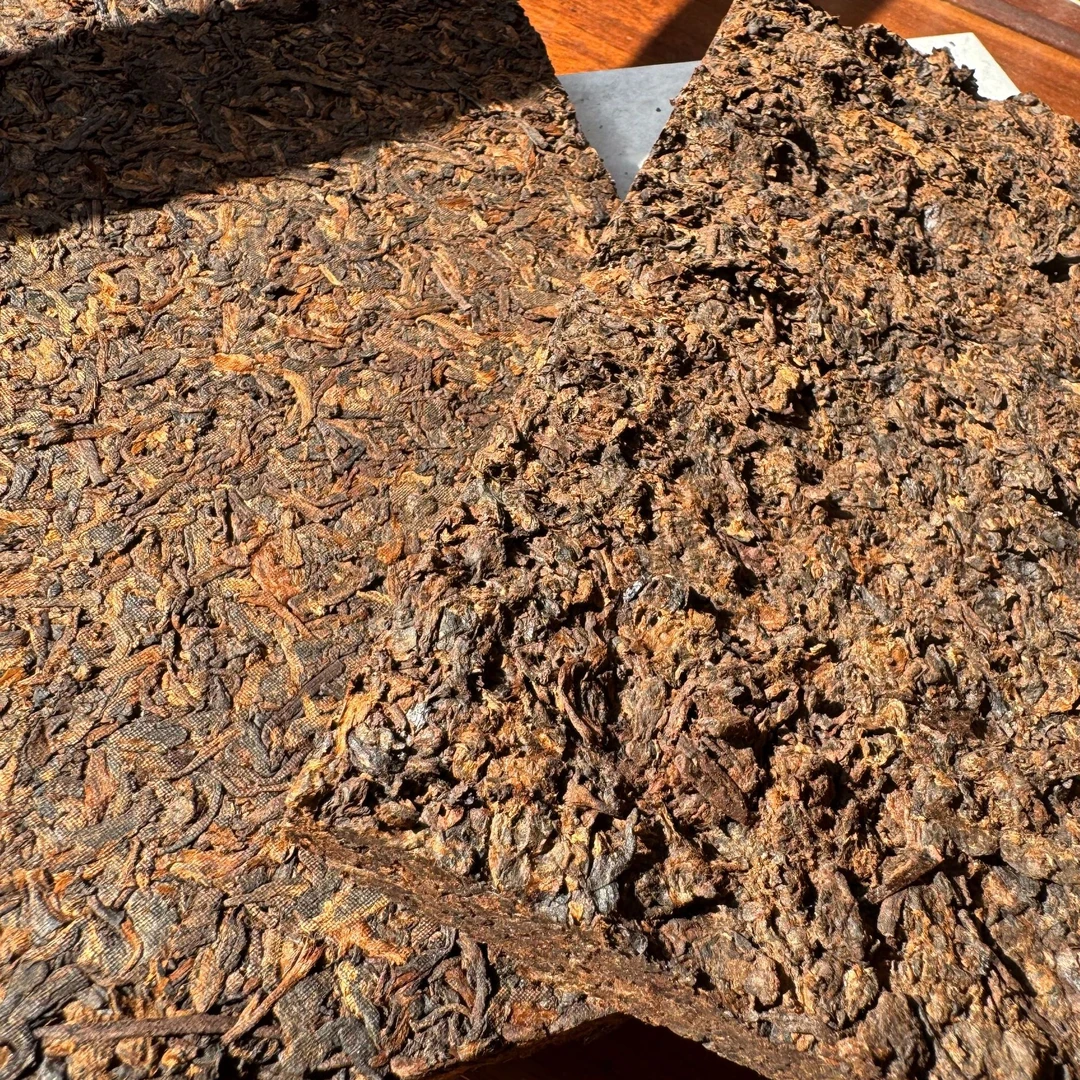 2012年老曼峨熟茶砖50g