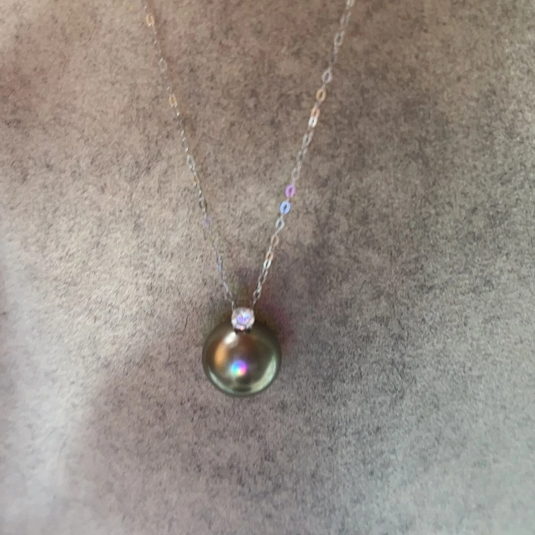 颈饰18K金镶嵌海水珍珠