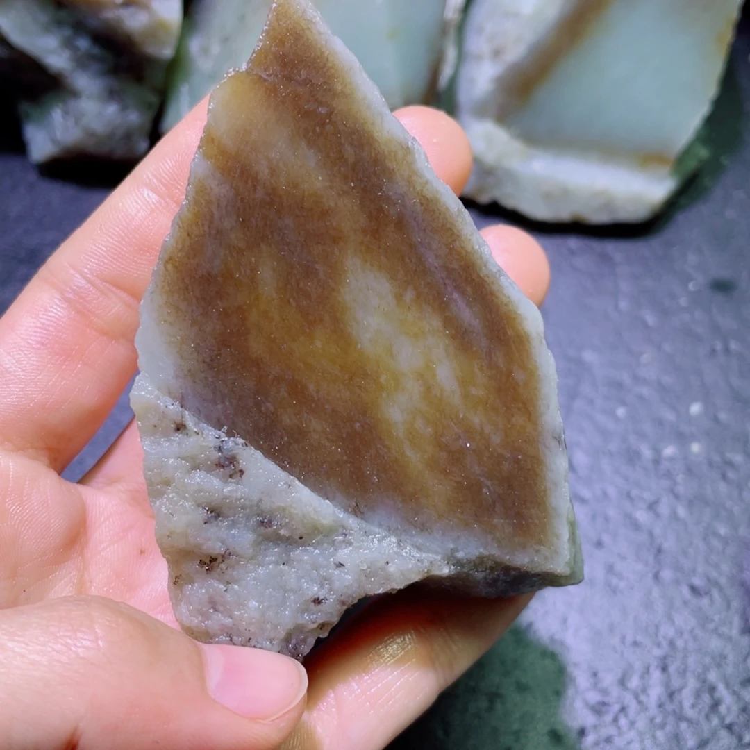 和田玉未镶嵌珠宝半成品