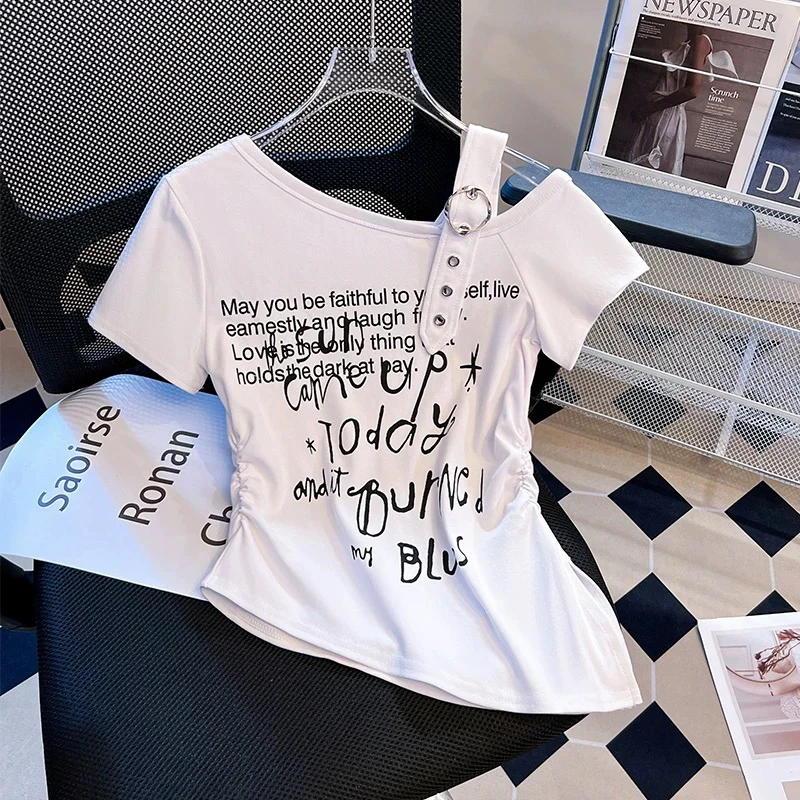 美式印花斜肩肩带短袖t恤女2025夏季新款褶皱收腰不规则短款上衣