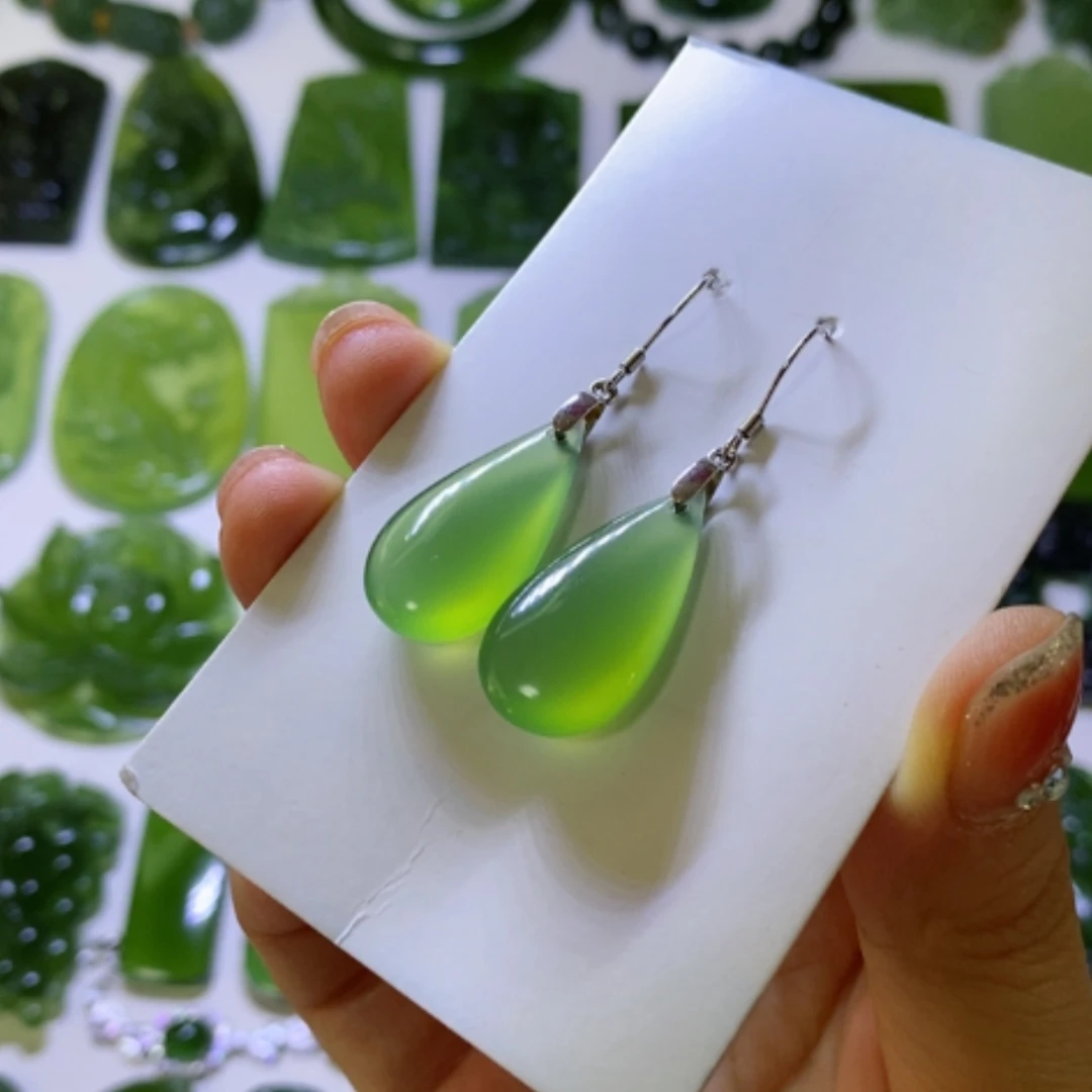 【闪购商品】未镶嵌蛇纹石玉耳环