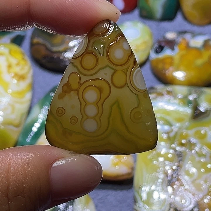 玛瑙/玉髓未镶嵌珠宝奇石
