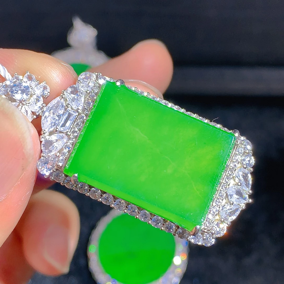 翡翠颈饰银S925镶嵌吊坠