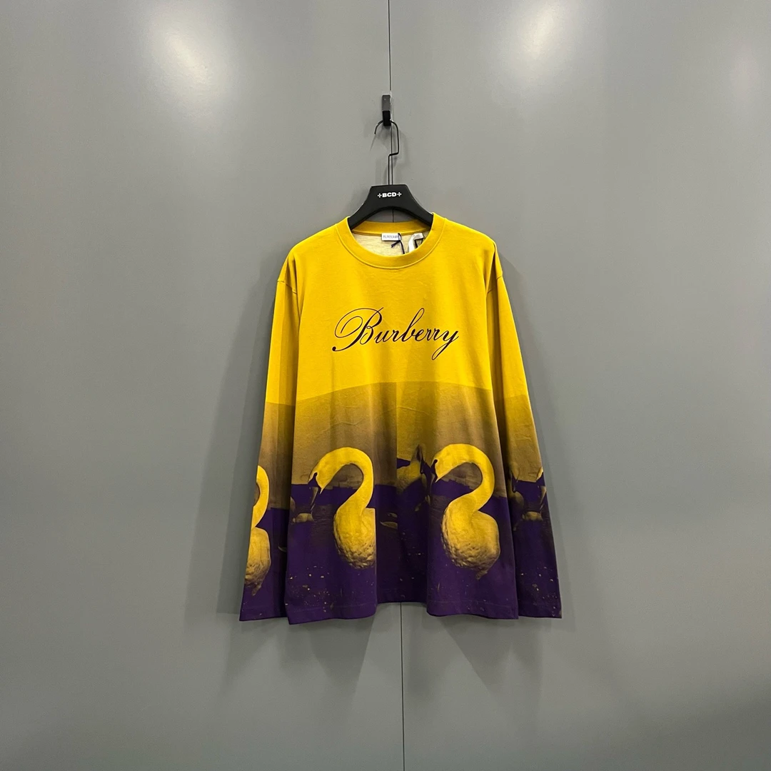 未使用 BURBERRY/博柏利 (ll) 拼色天鹅印花长袖 S-XXL码019019