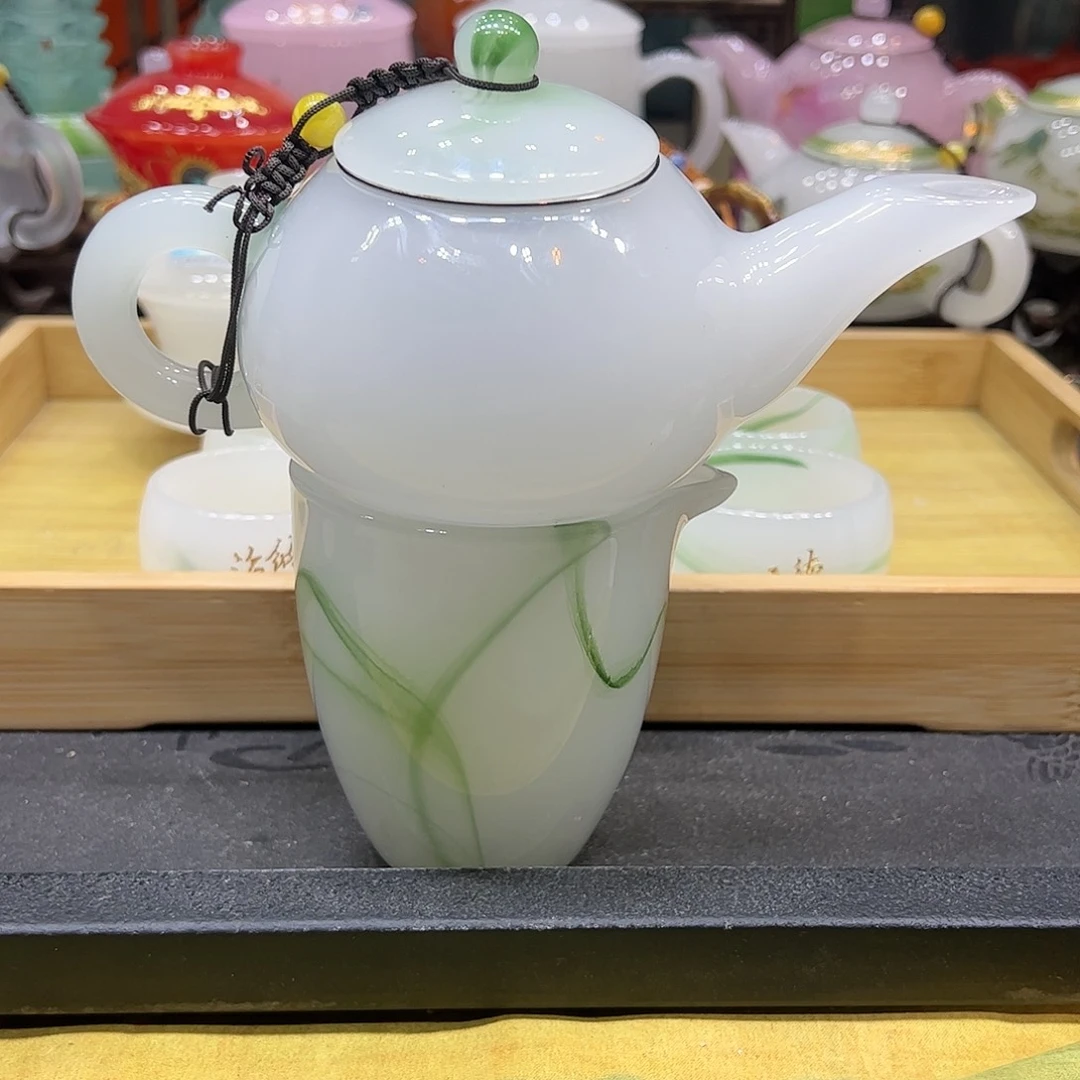 吴*生不带礼盒飘绿茶壶公杯