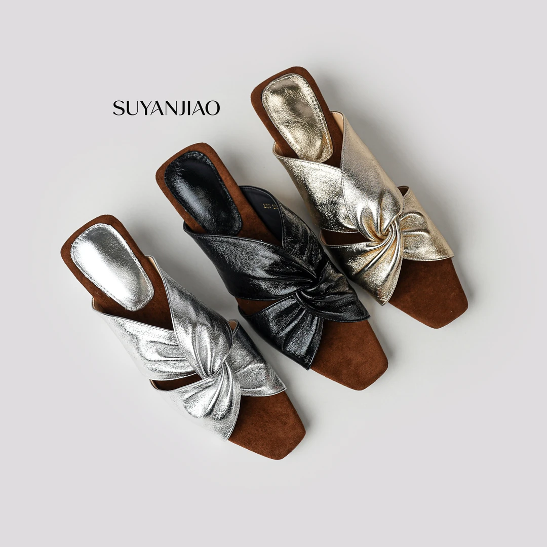 凉拖鞋女款2025新款爆款时尚扭结设计半拖黑银金属色酷飒摩登风格