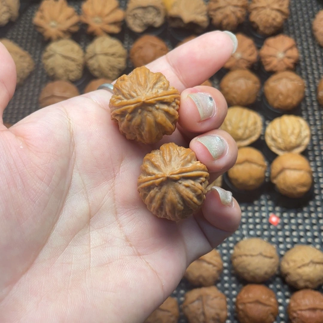 文玩把件野生玉玲珑