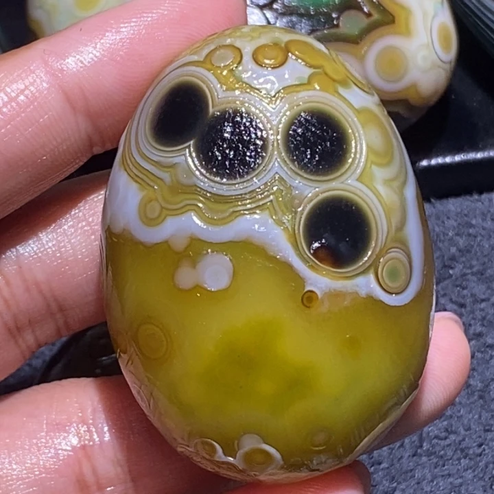 皇***岸玛瑙/玉髓未镶嵌珠宝奇石