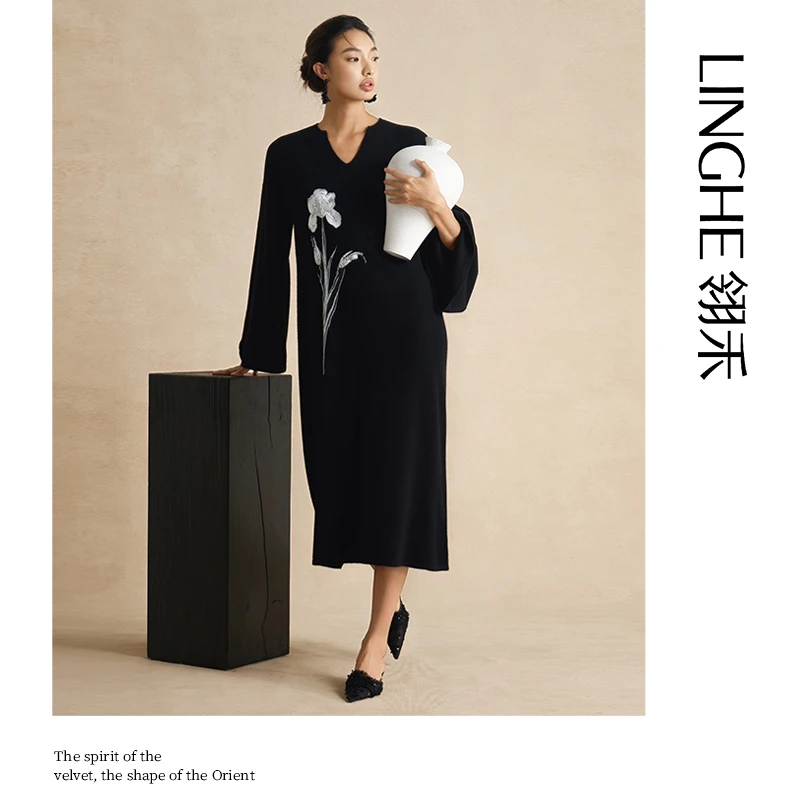 Pinkdrizzle×翎禾LINGHE「一夜生花」长袖V领针织连衣裙