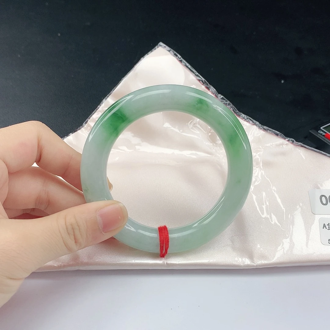 翡翠手镯未镶嵌翡翠047